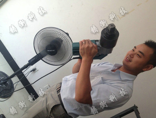 電動力矩扳手